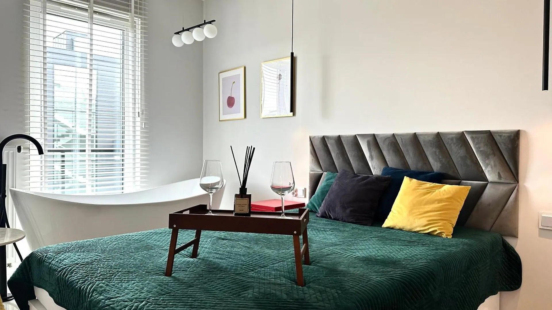 Mieszczanska 25 Apartment - Self Check-In 20H - Parking & Lift Вроцлав 0*,  Польша